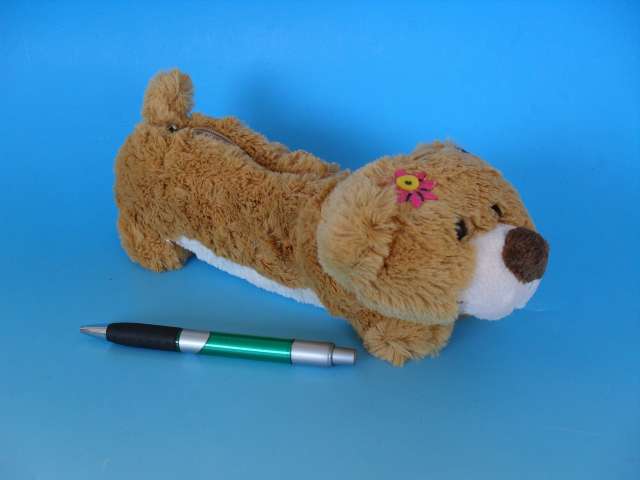Zlatý medvídek - pouzdro na tužky